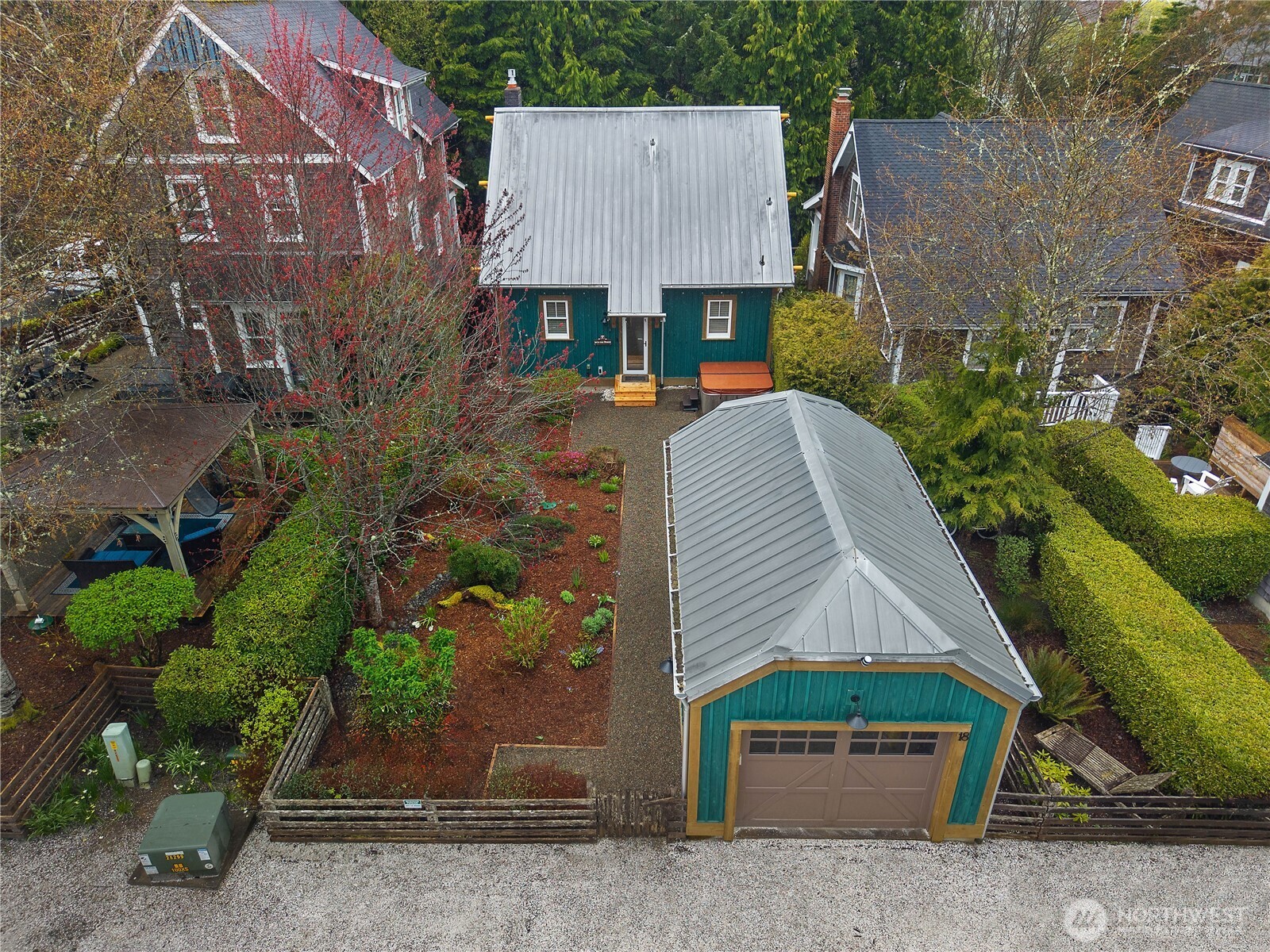 main property photo 37