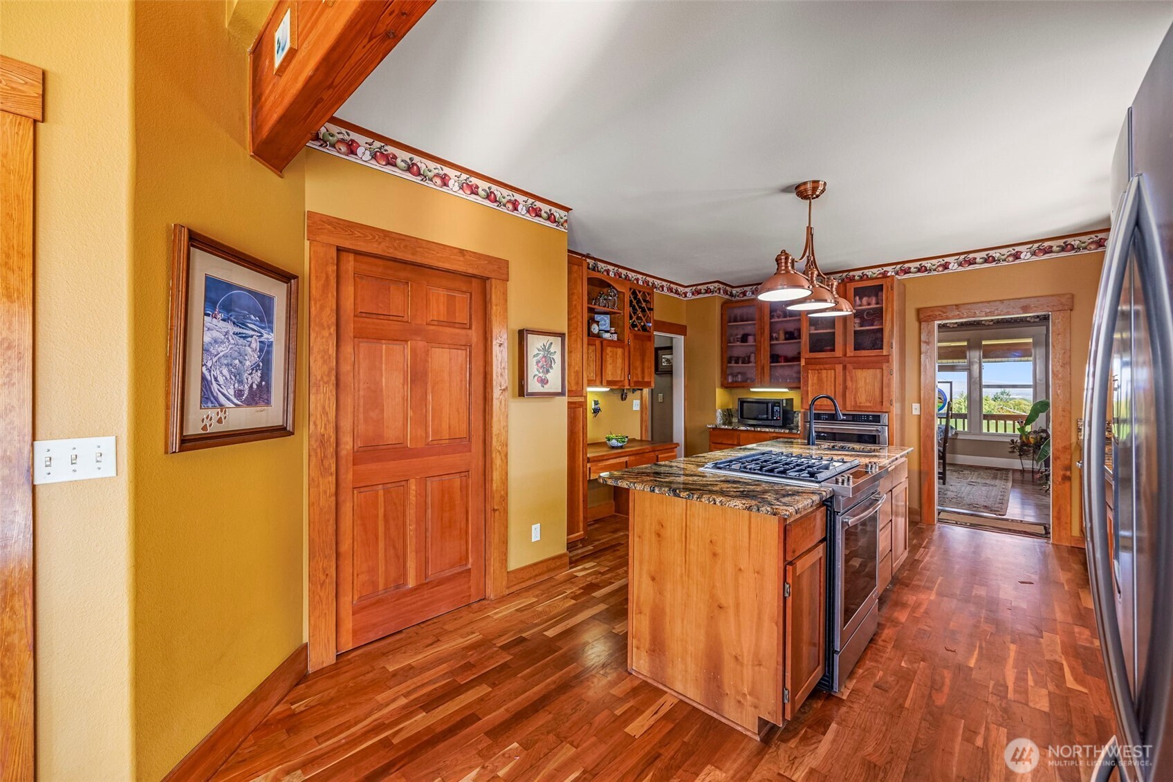 main property photo 9