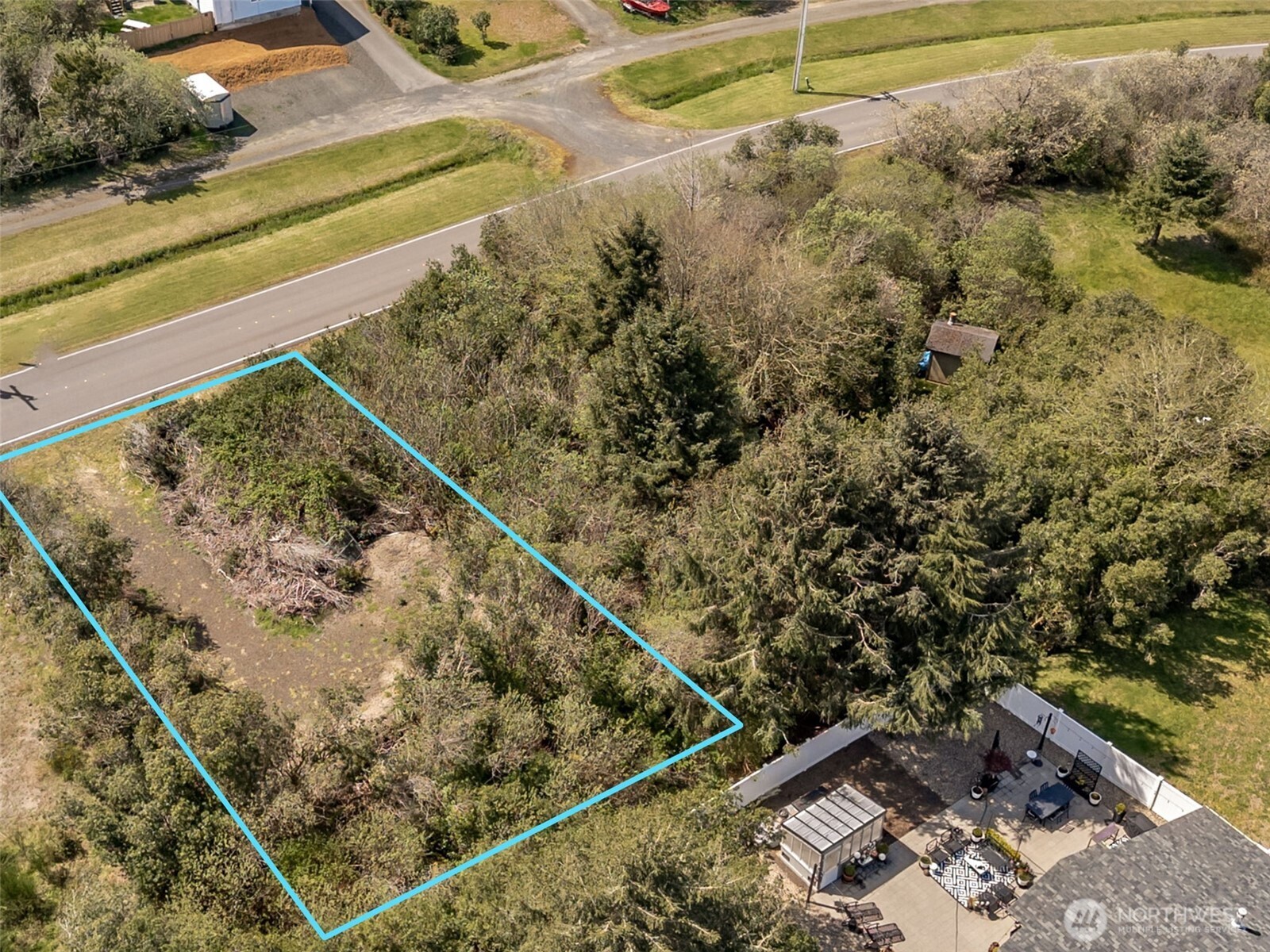 main property photo 7