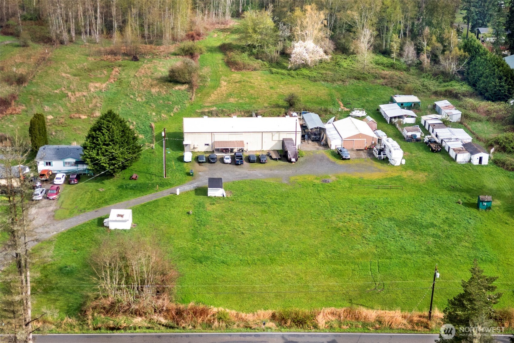 main property photo 8