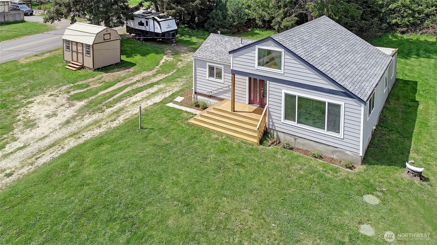 main property photo 30