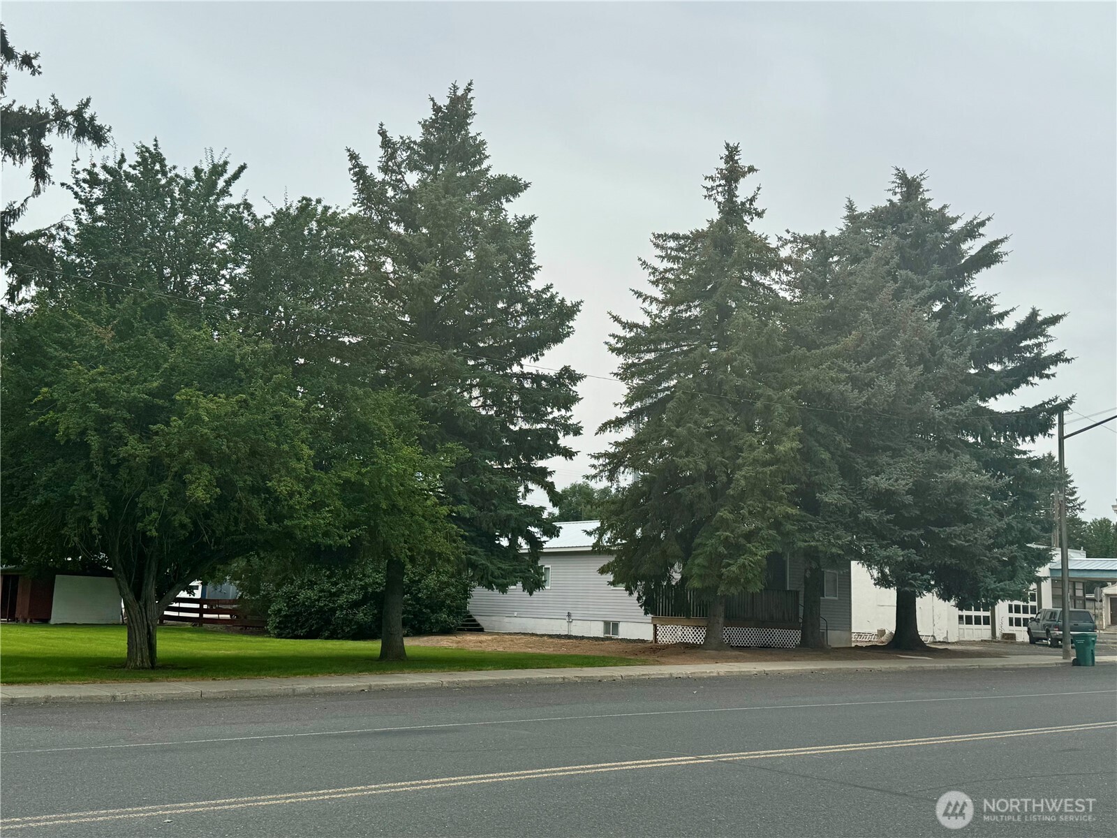 main property photo 23