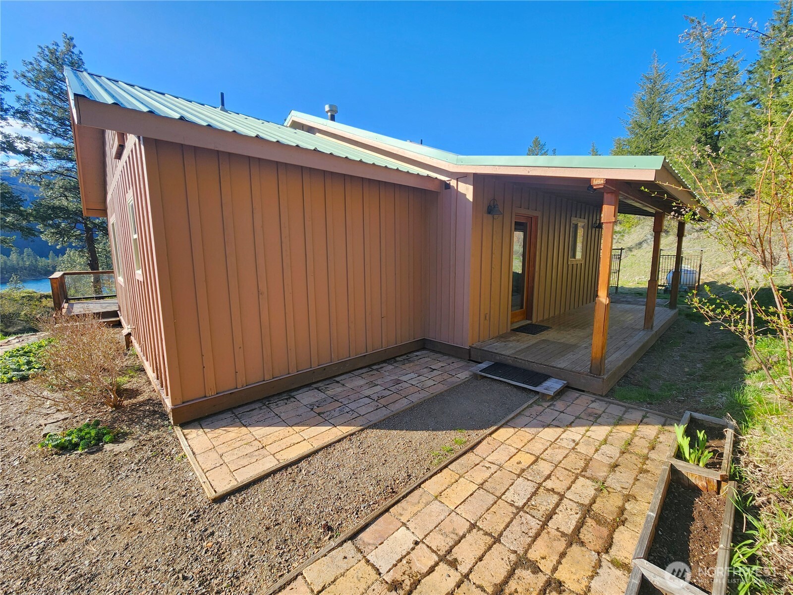 main property photo 24