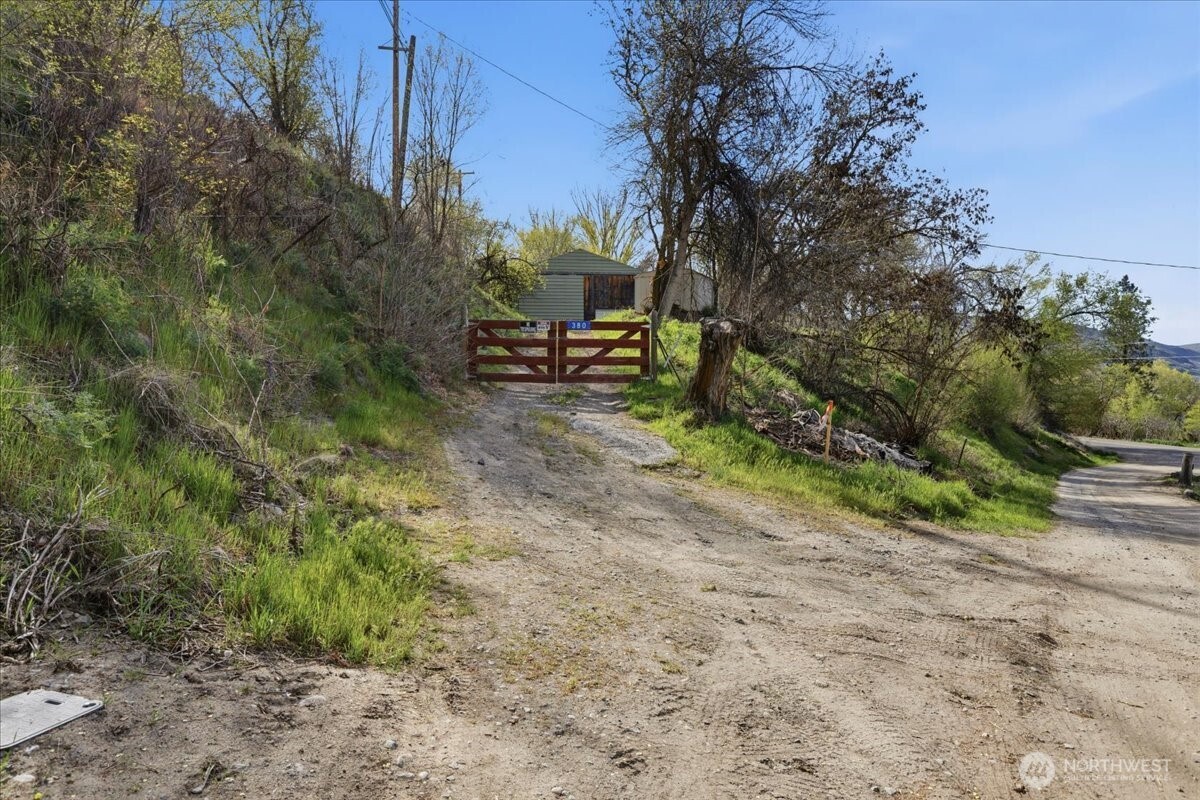 main property photo 5