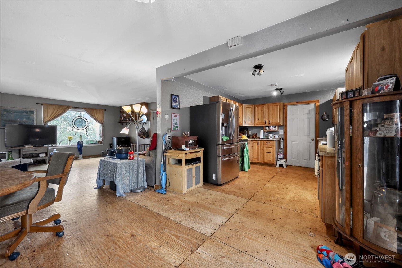 main property photo 5