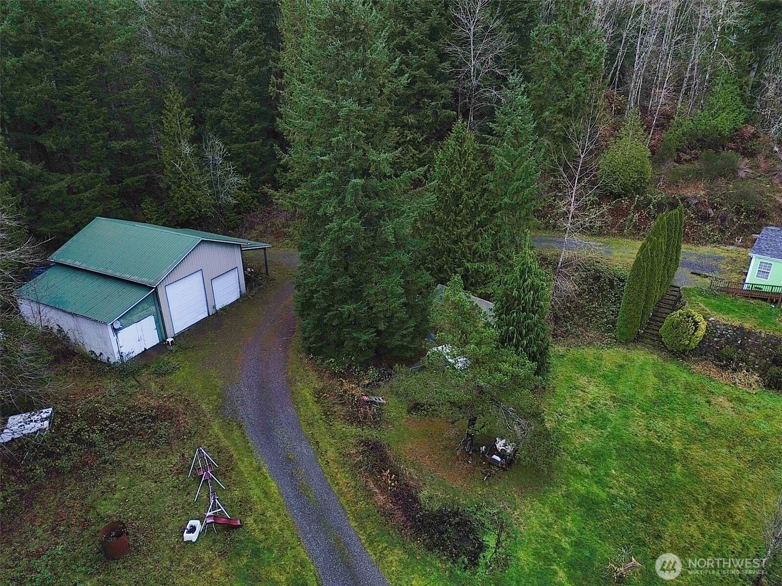 main property photo 32