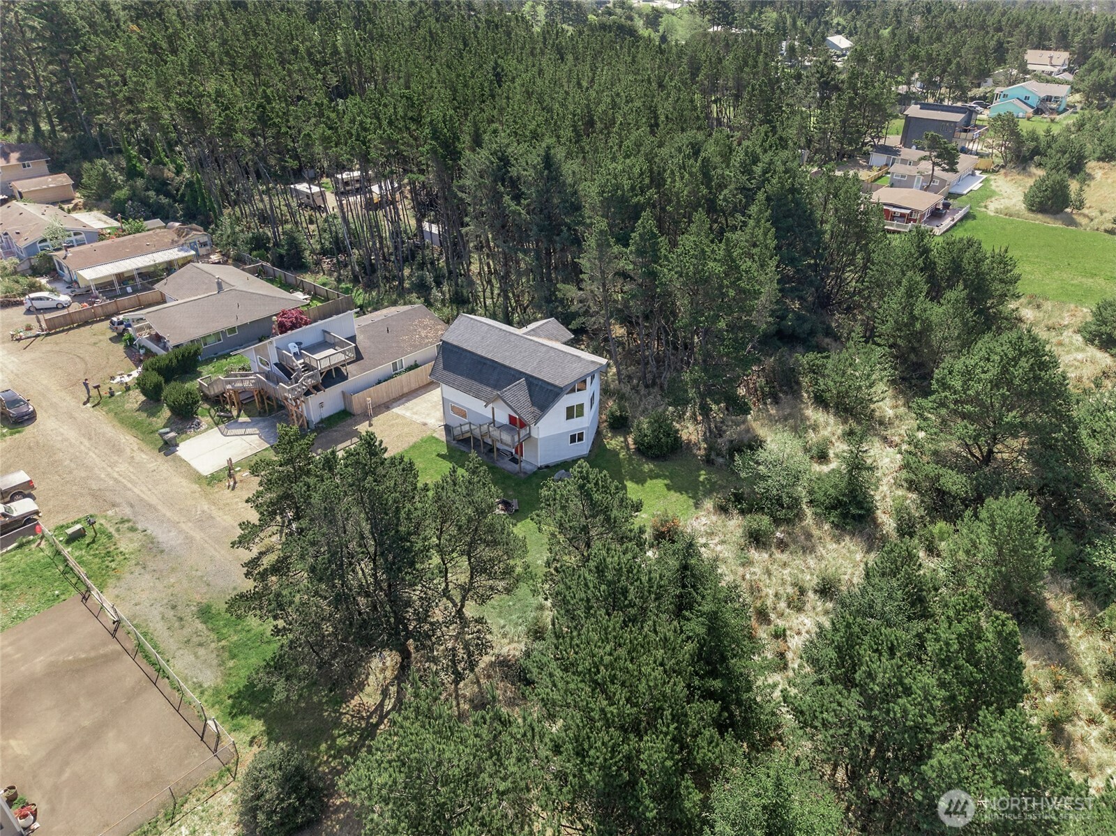 main property photo 36