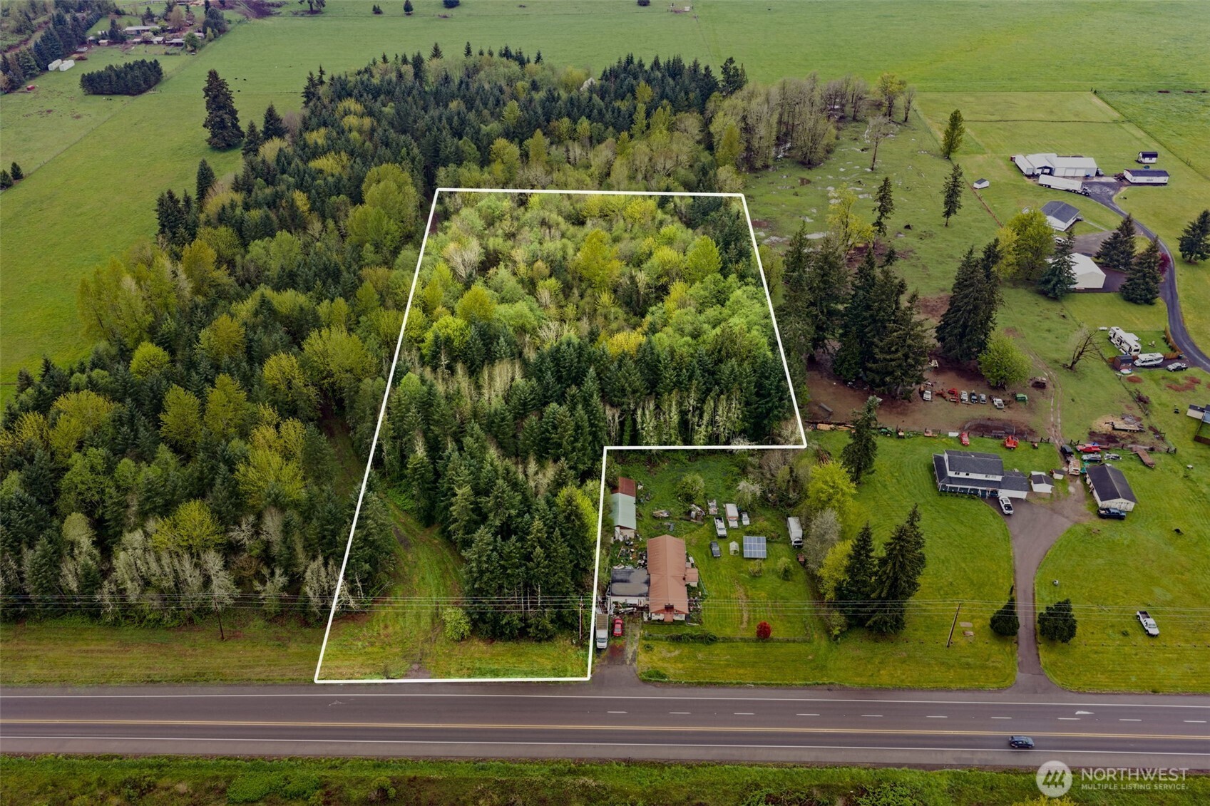 main property photo 7