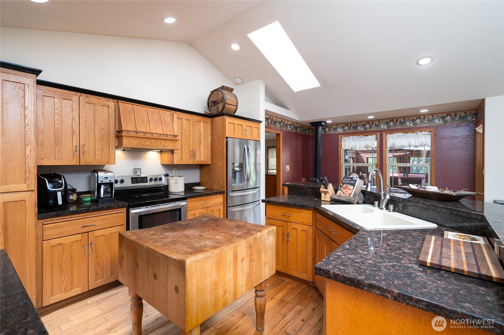 main property photo 12