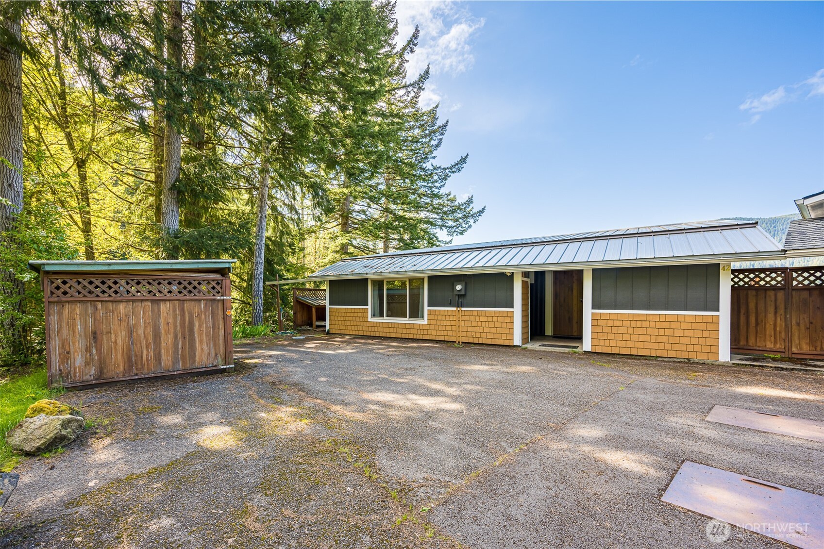 property viewer photo 1
