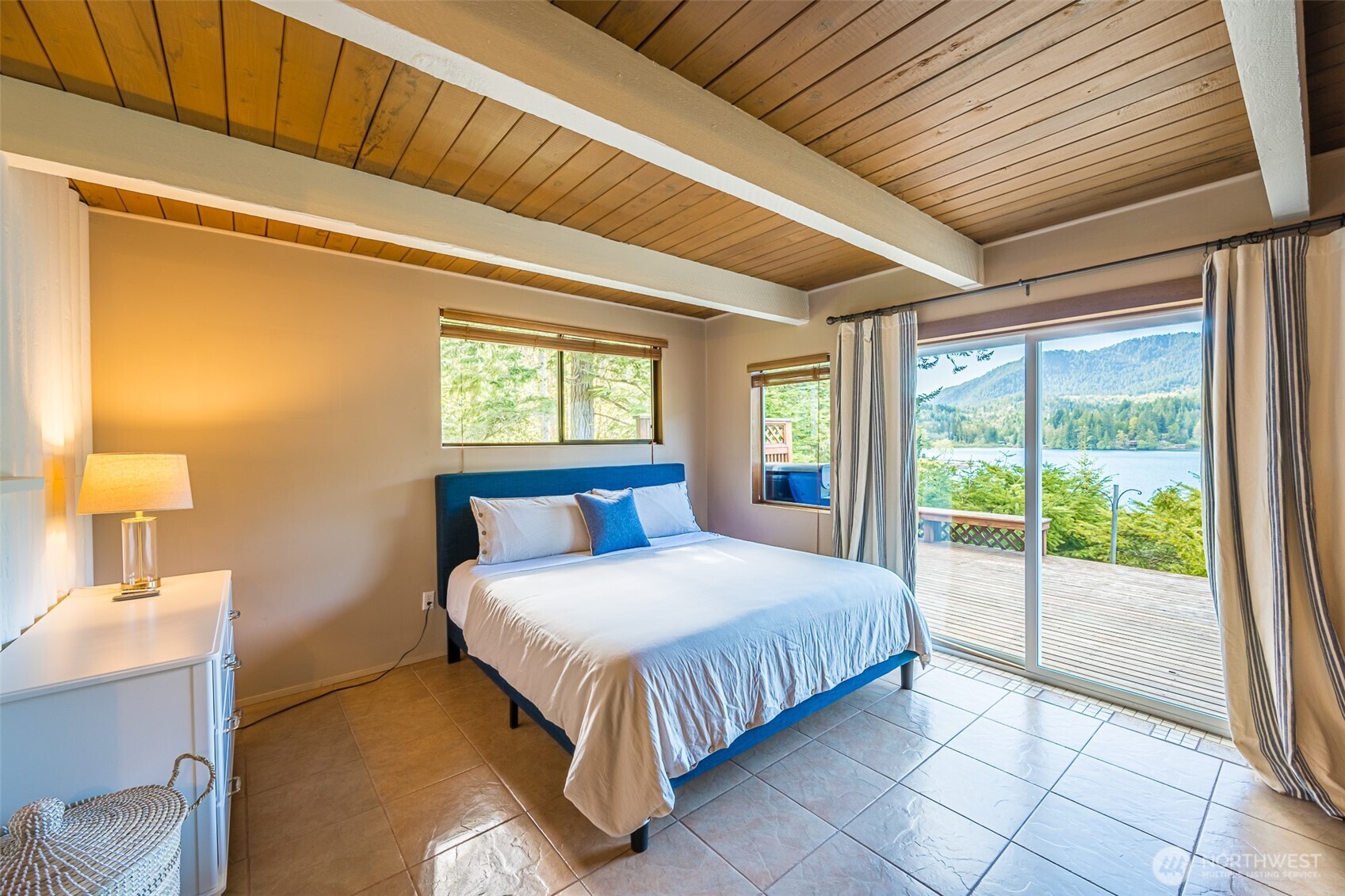 property viewer photo 20