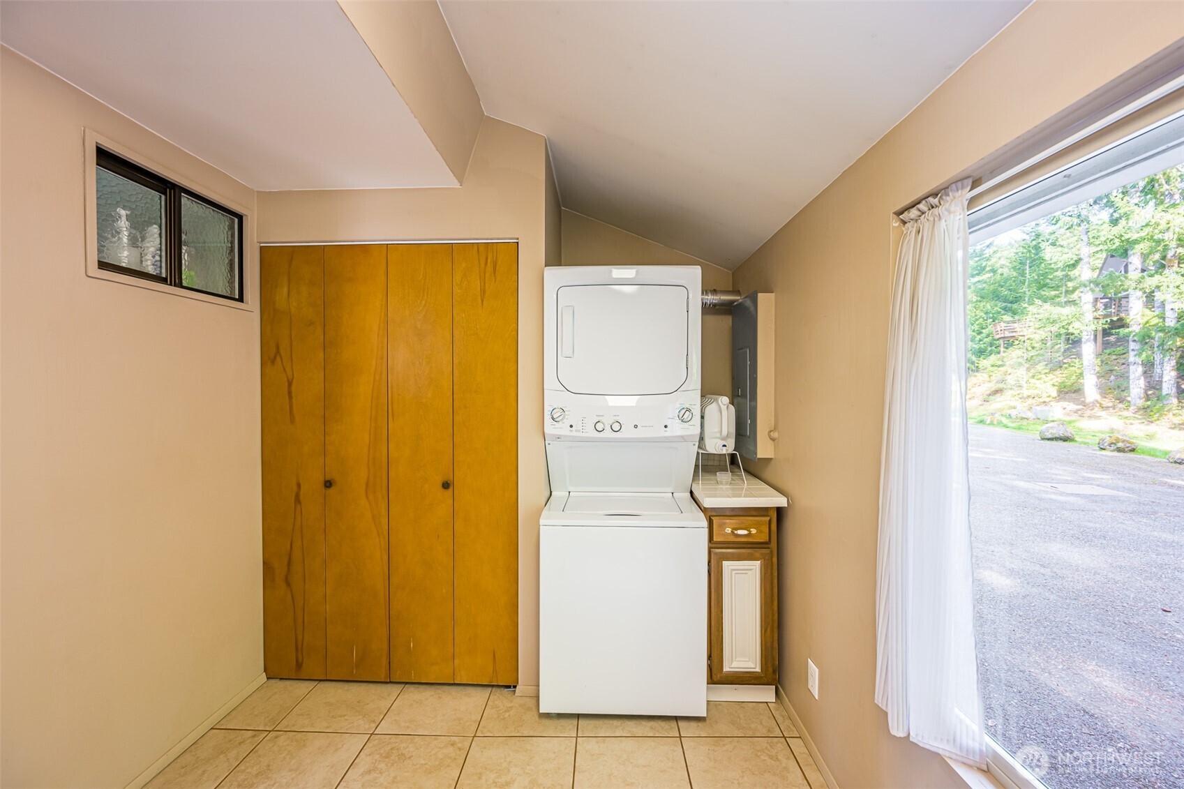 property viewer photo 33