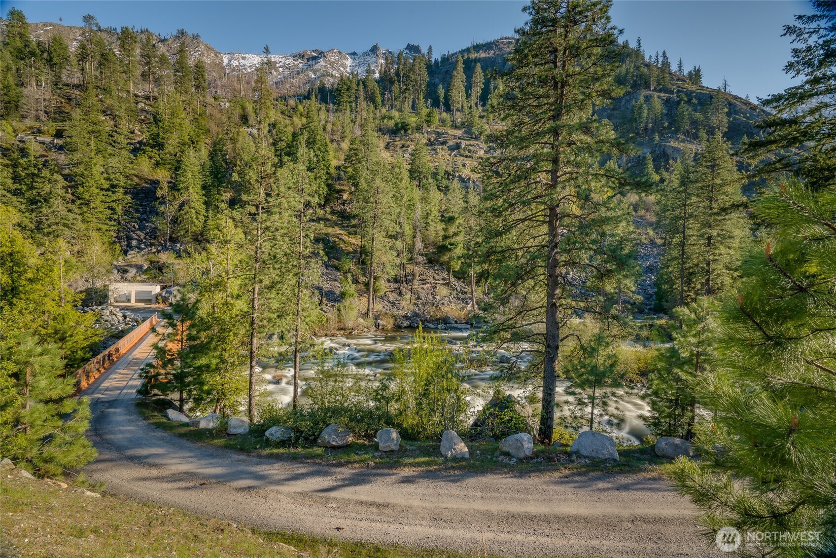 main property photo 13