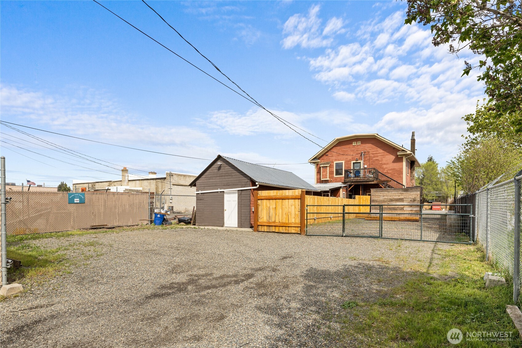 main property photo 36