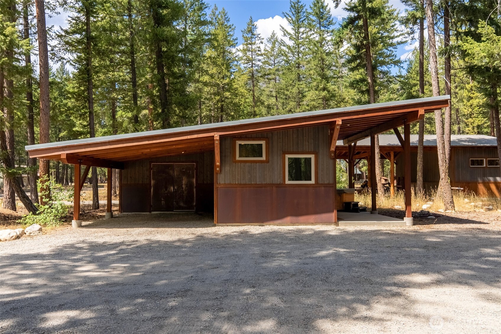 main property photo 8