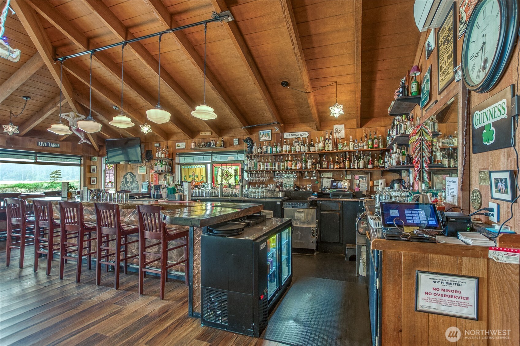 main property photo 9