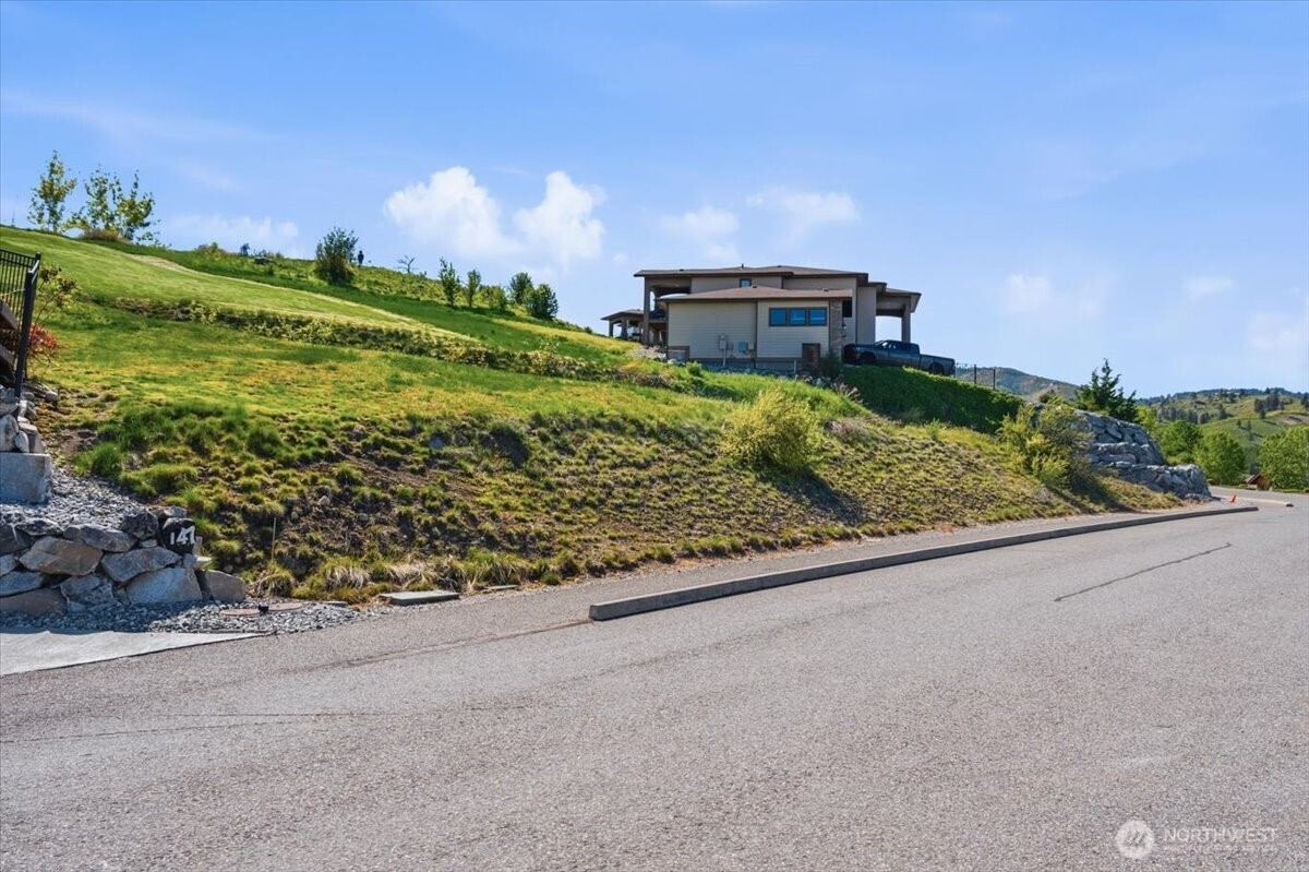 main property photo 8