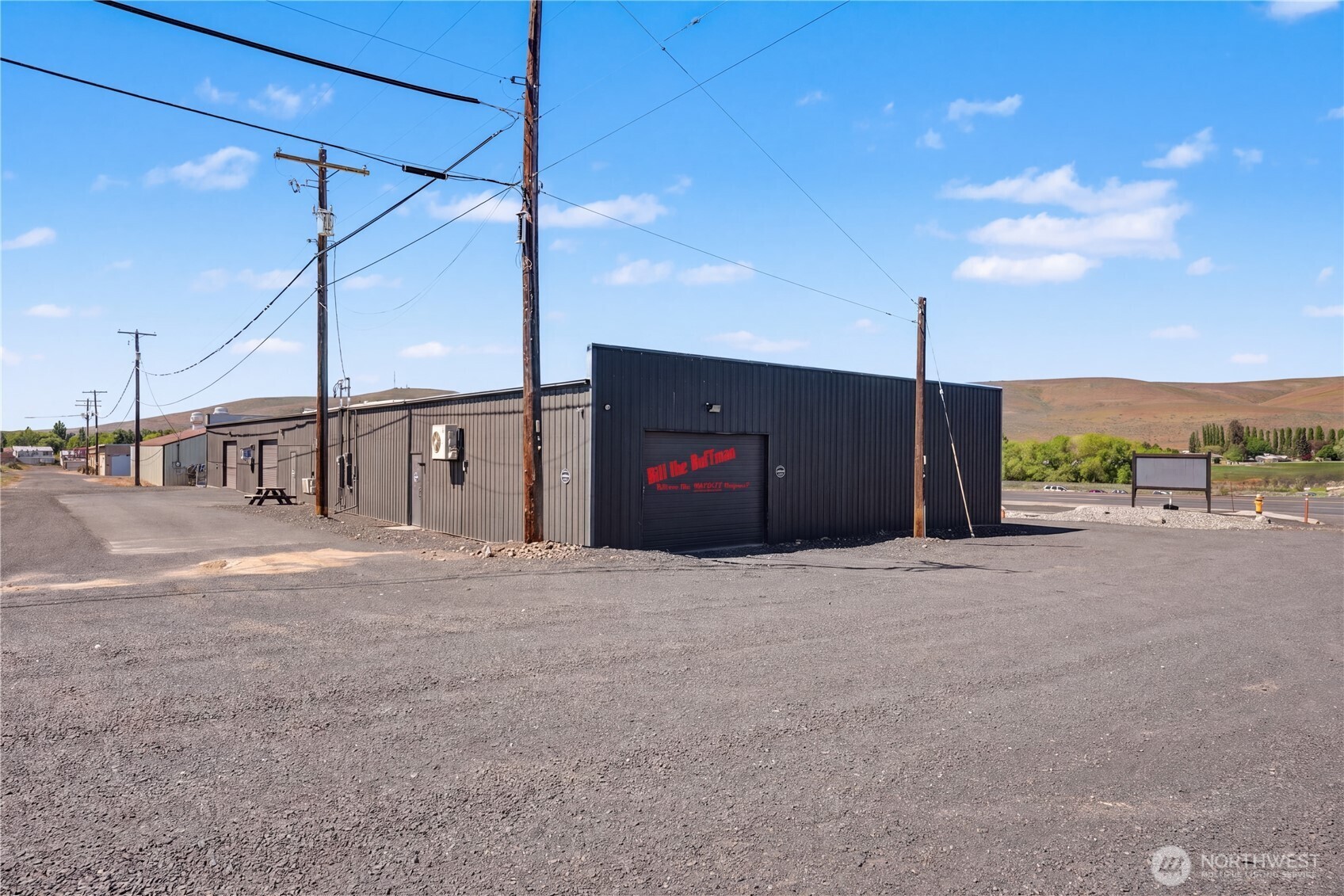 main property photo 34