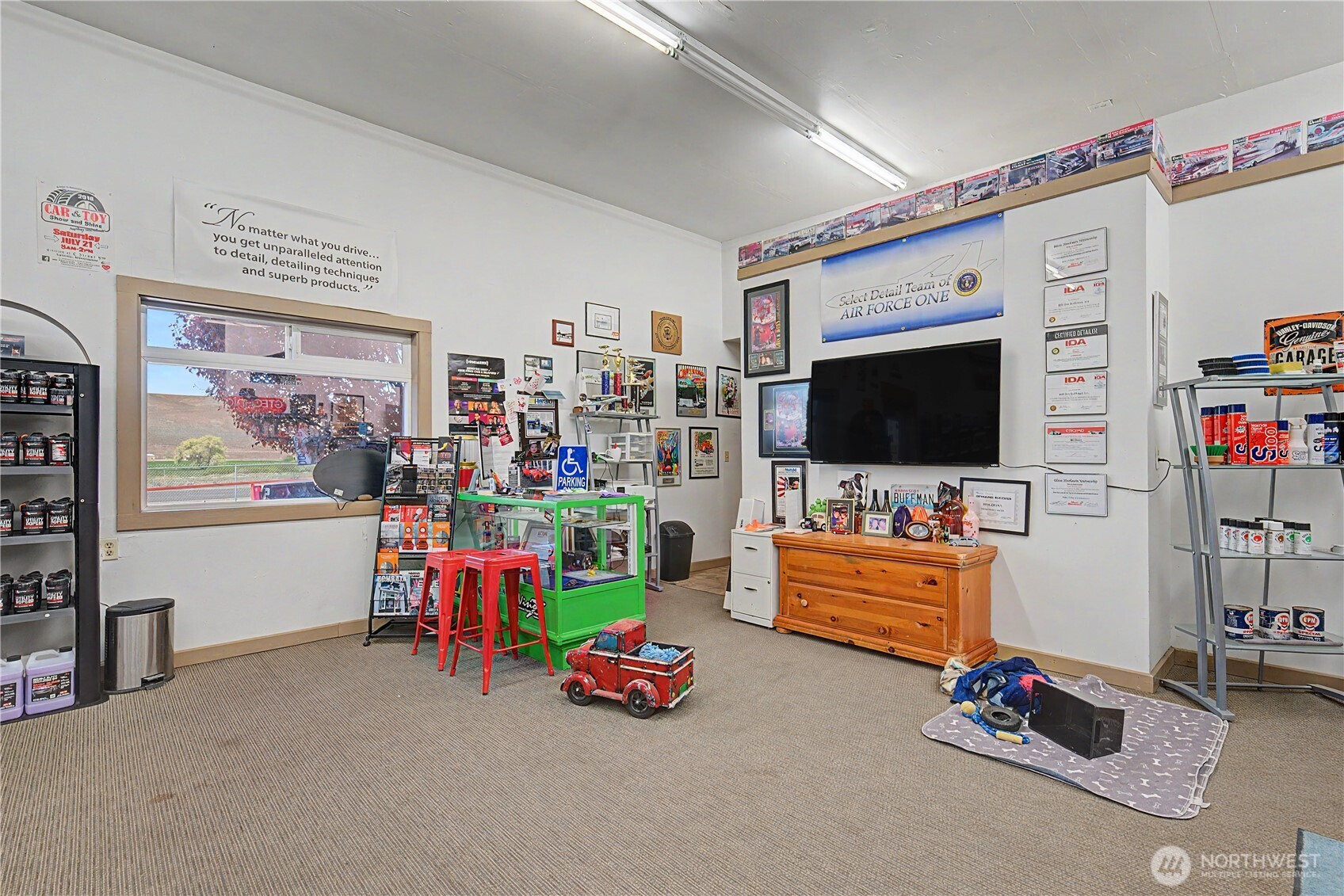 main property photo 5