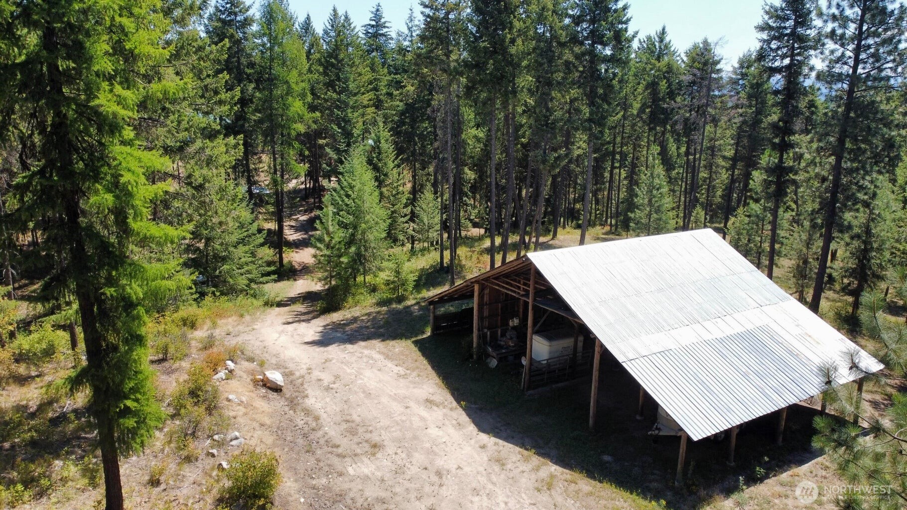 main property photo 17