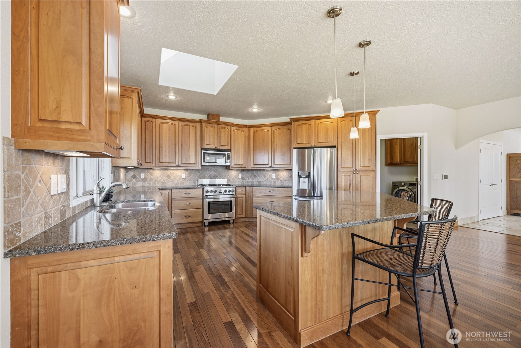 main property photo 14
