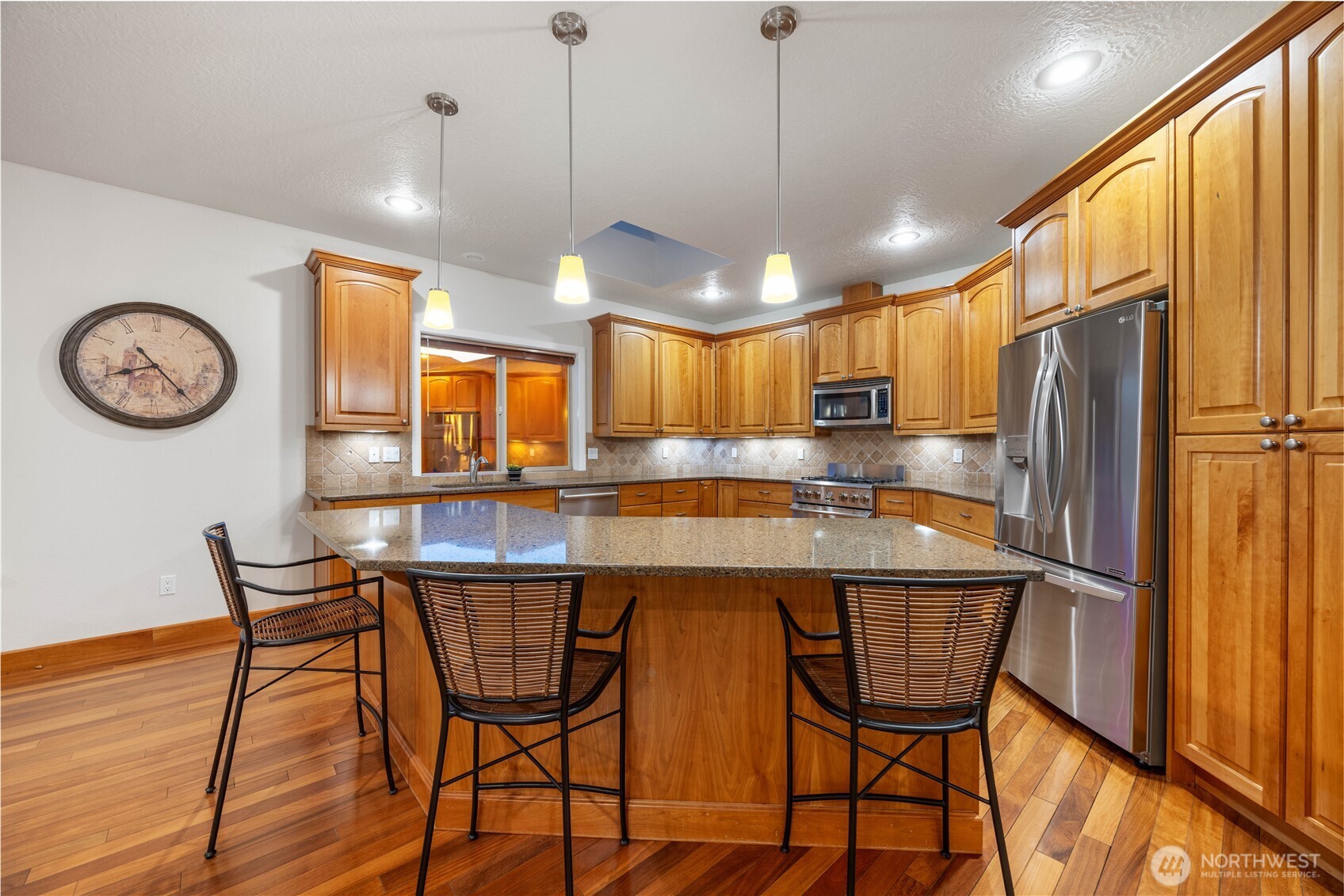 main property photo 15