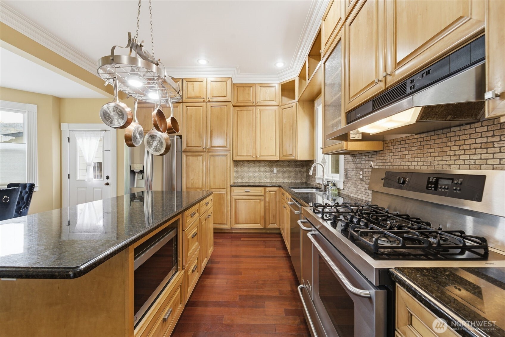 main property photo 8
