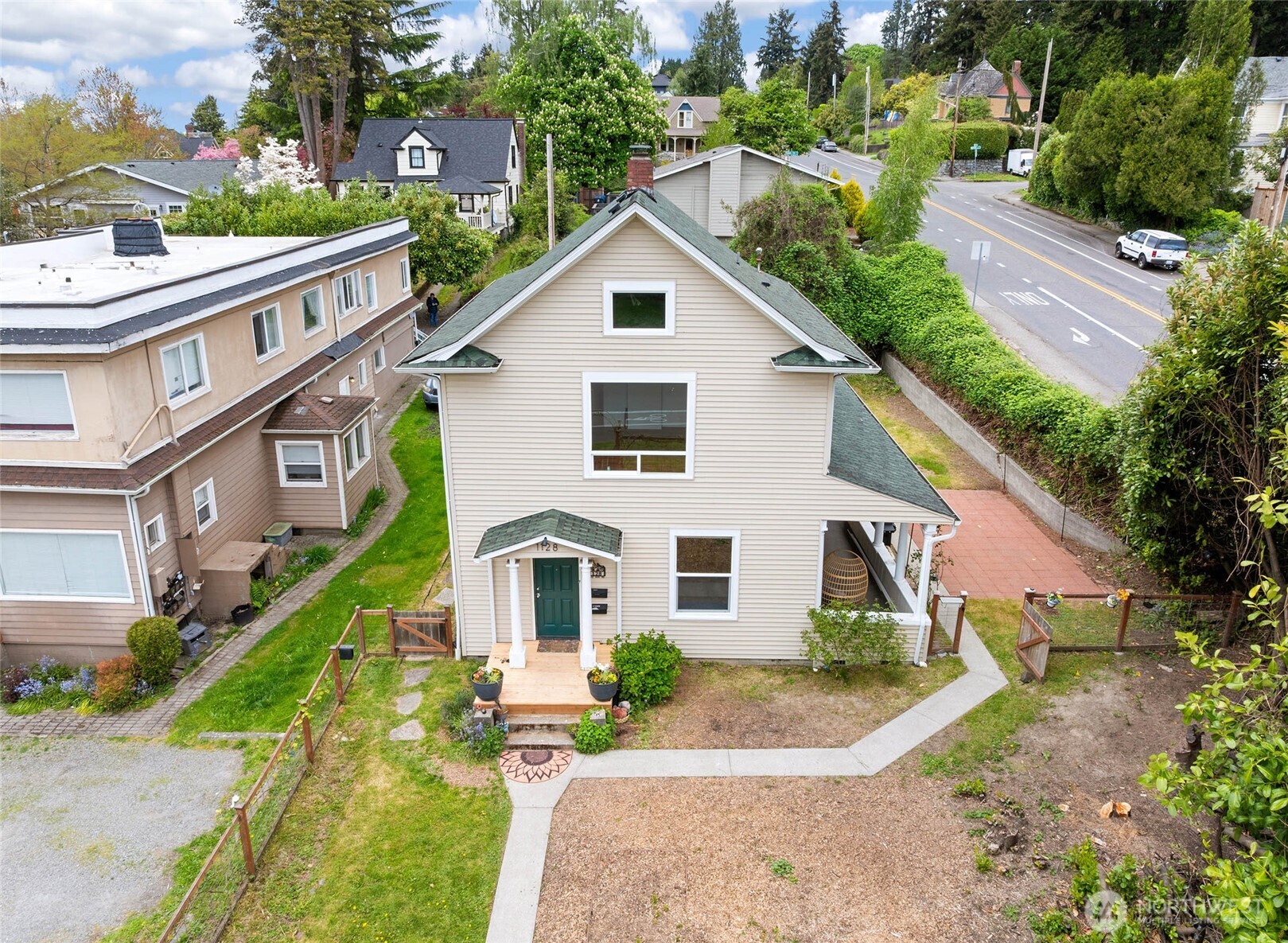 main property photo 25
