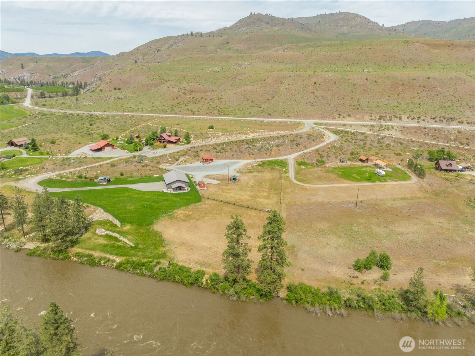 main property photo 9