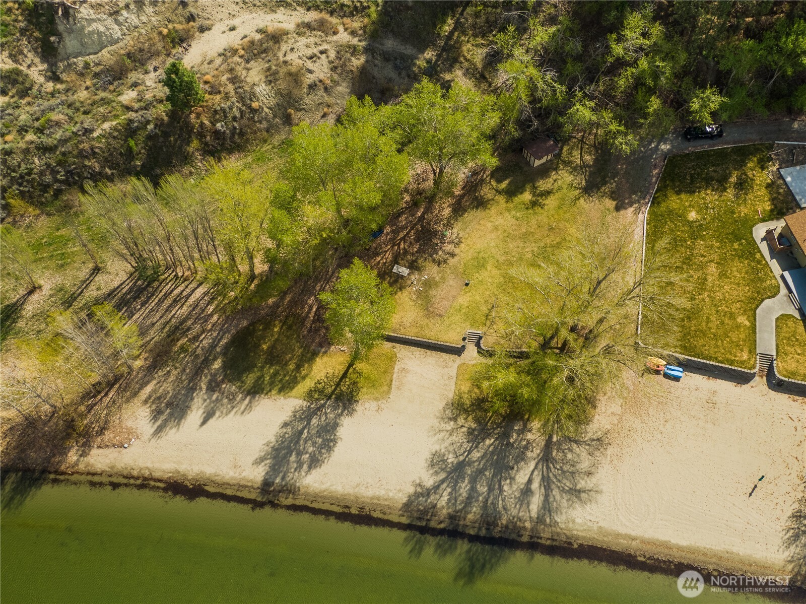main property photo 18