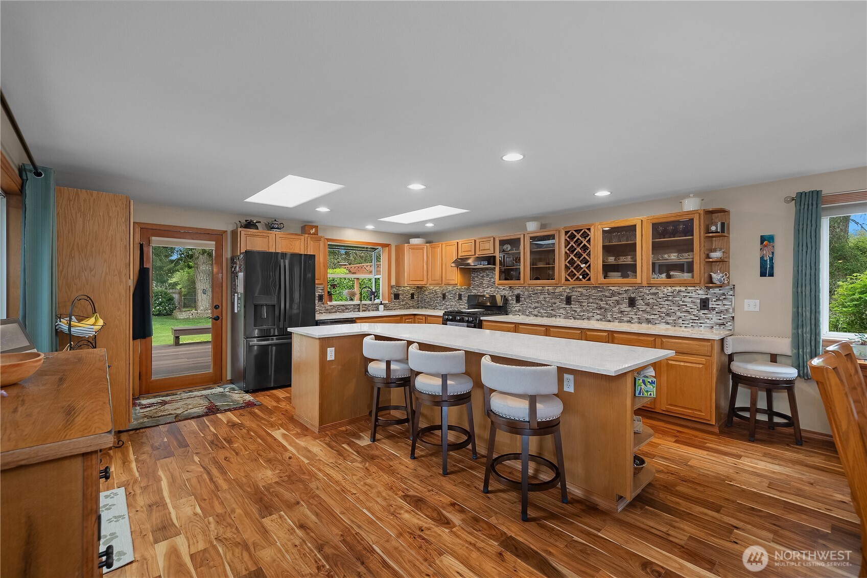 main property photo 9