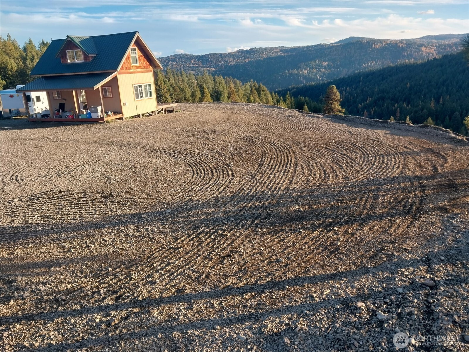 main property photo 27