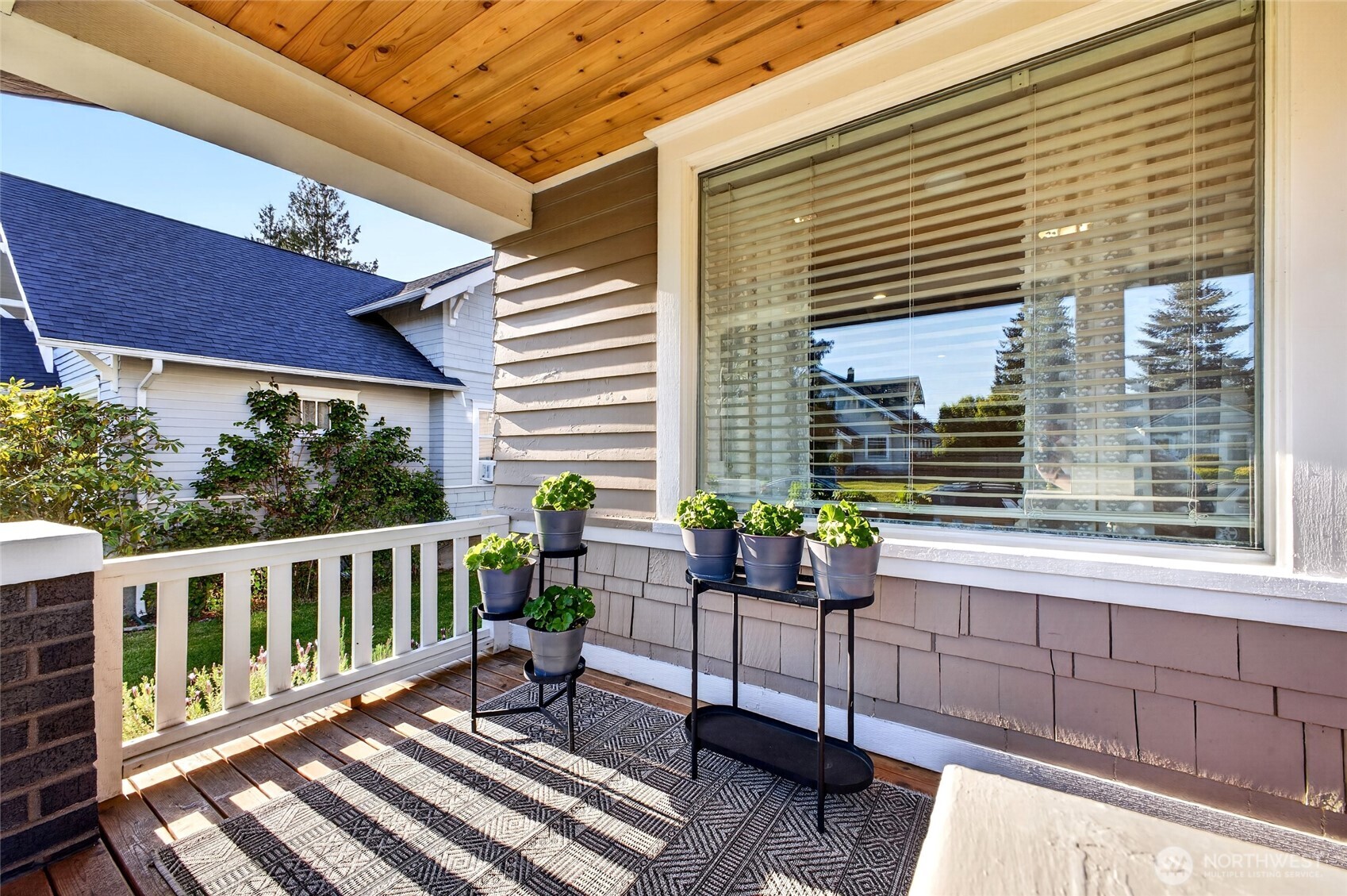 property viewer photo 3