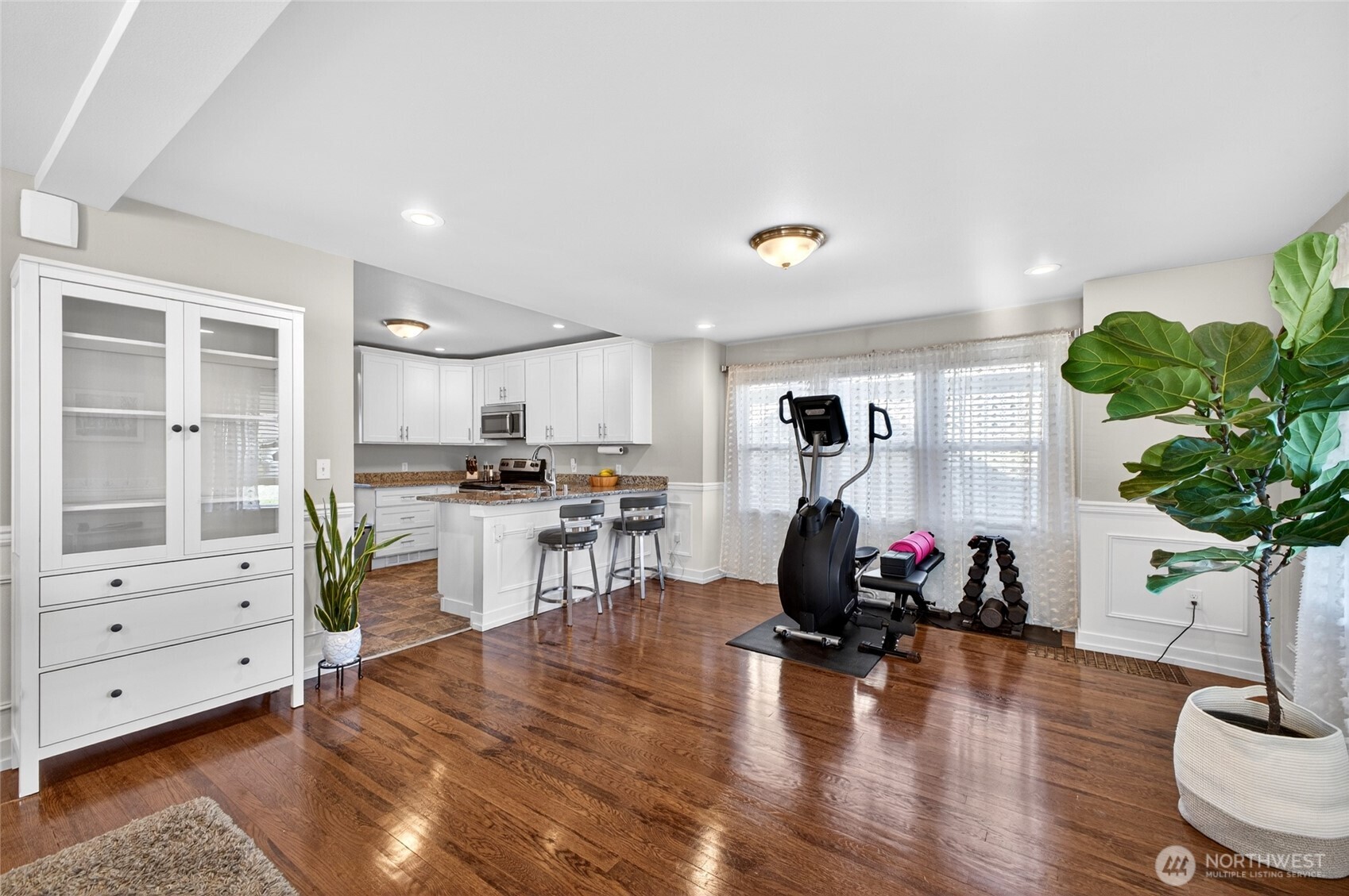property viewer photo 7