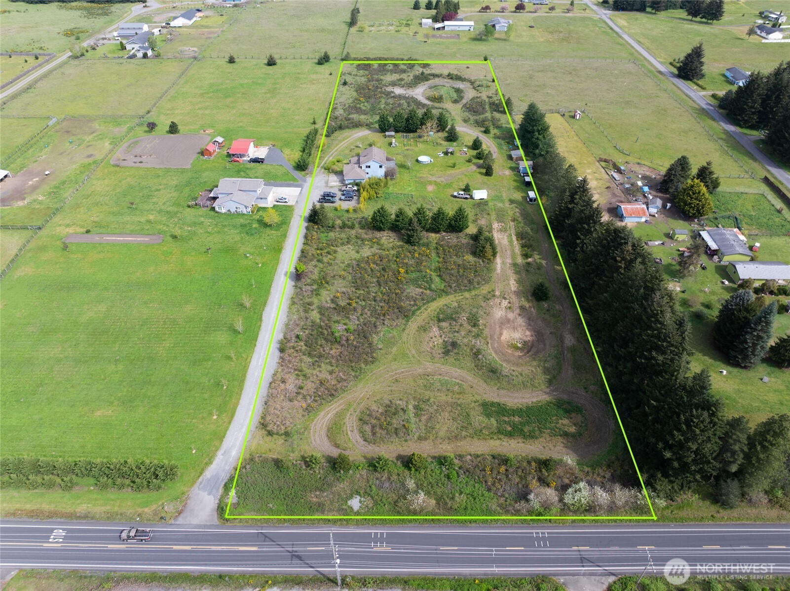 main property photo 28