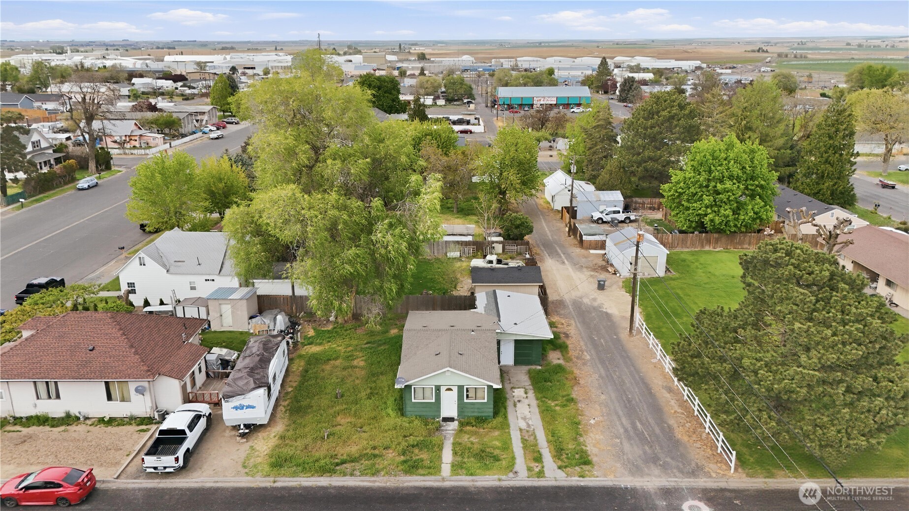 main property photo 14