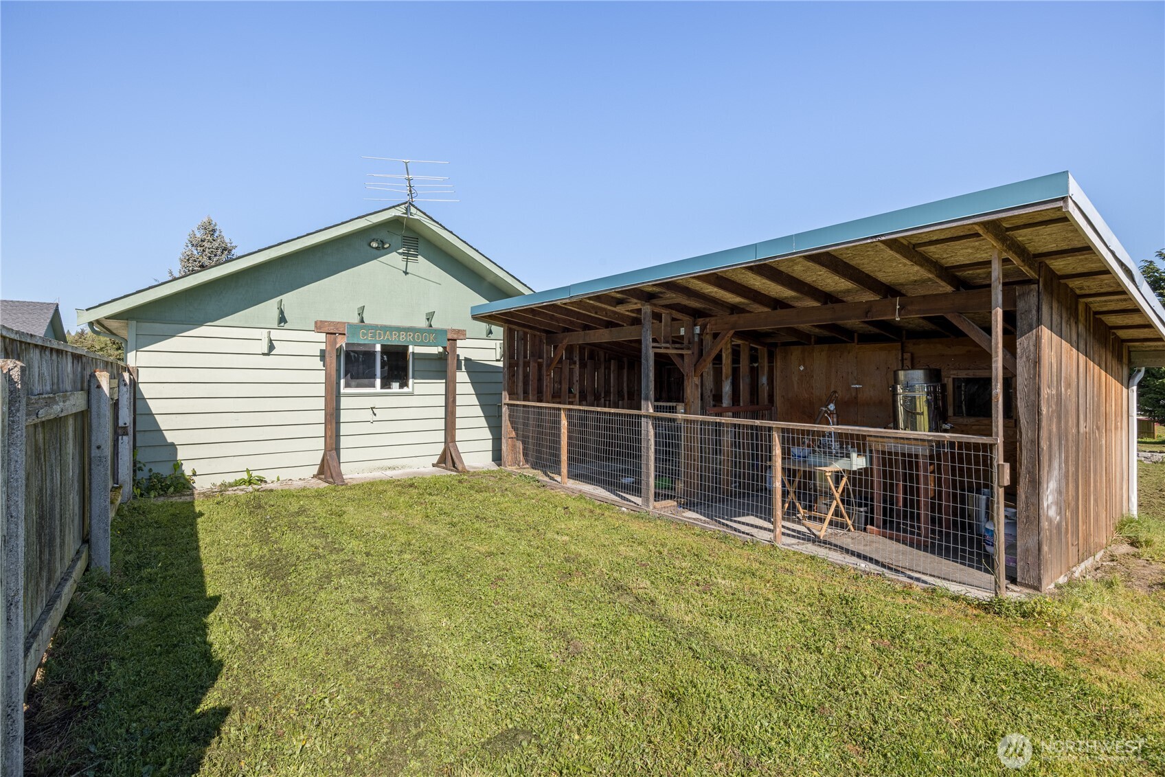 main property photo 27