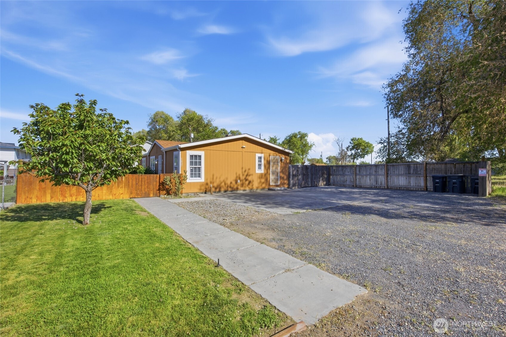 property viewer photo 1
