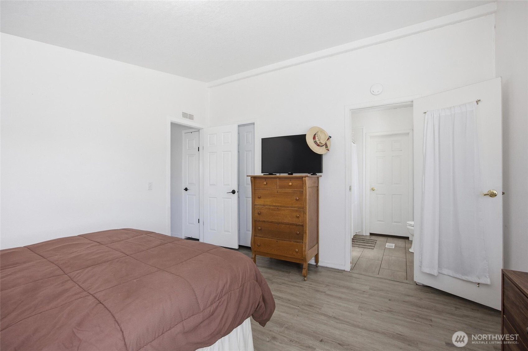 property viewer photo 17