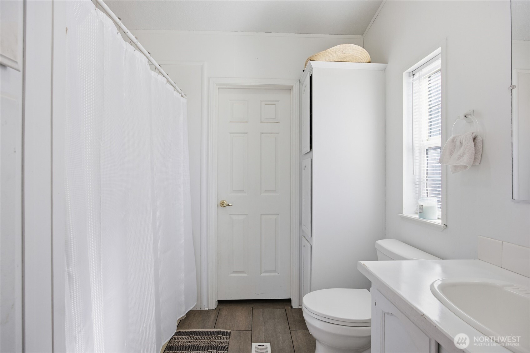 property viewer photo 18