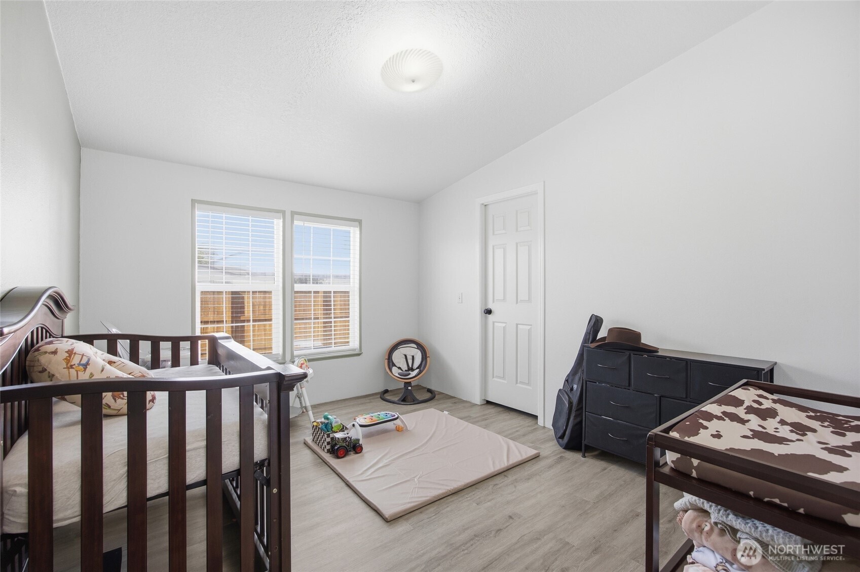 property viewer photo 19