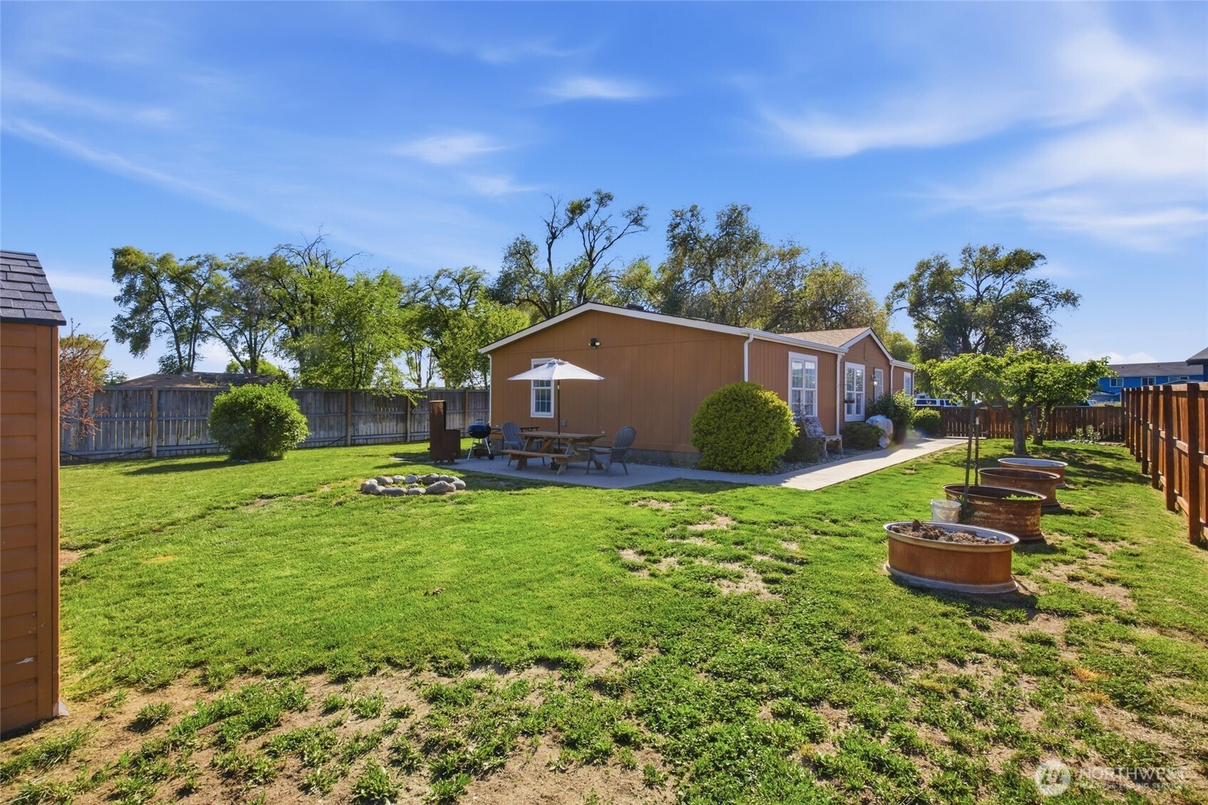 property viewer photo 24
