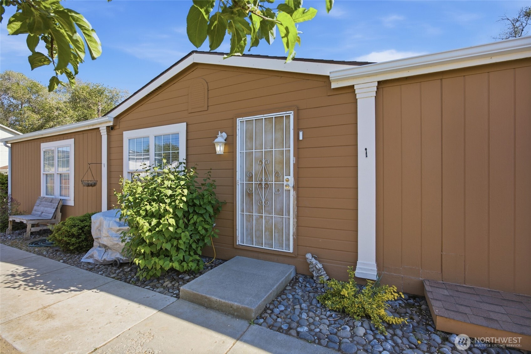property viewer photo 3