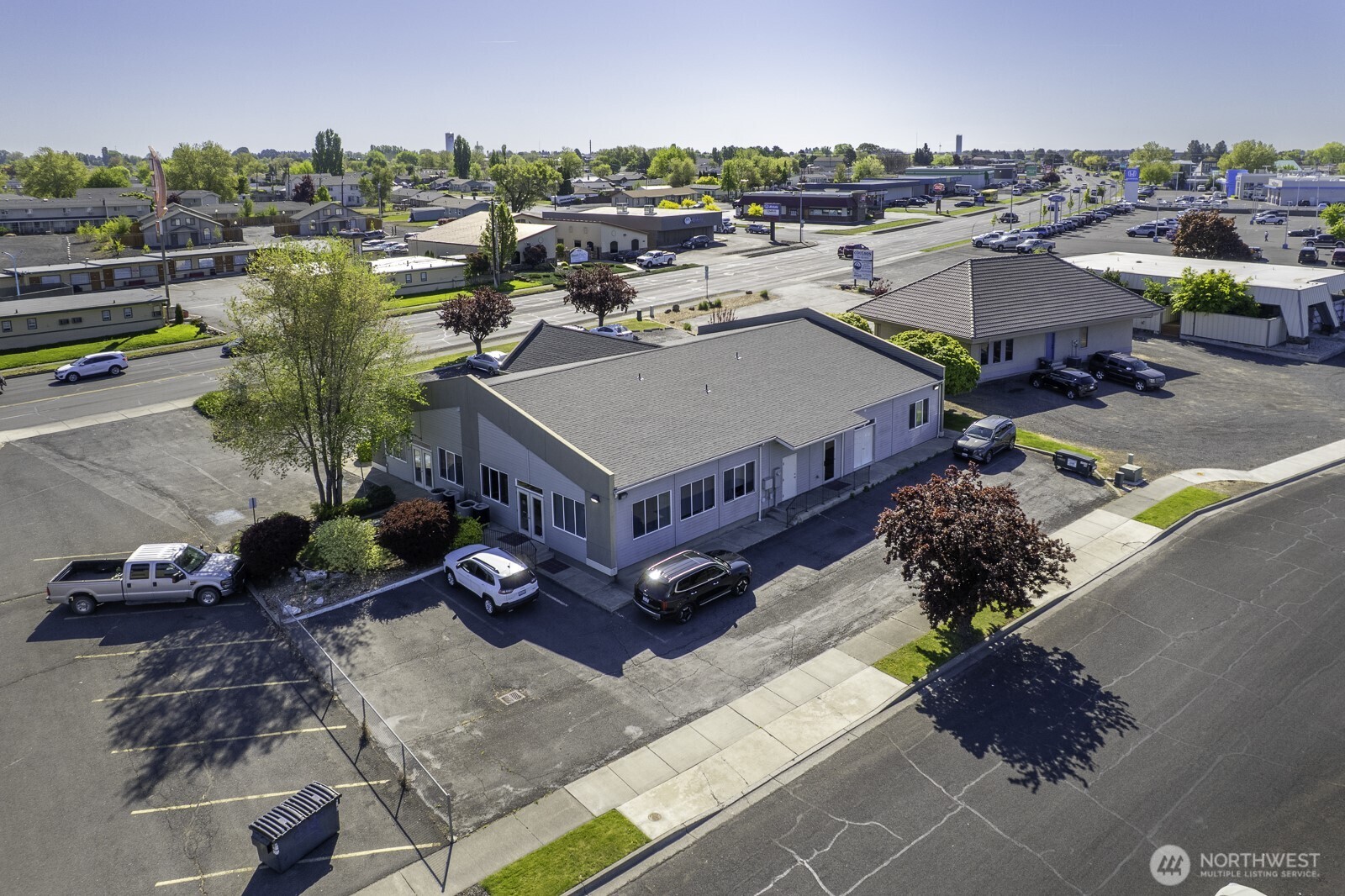 main property photo 19