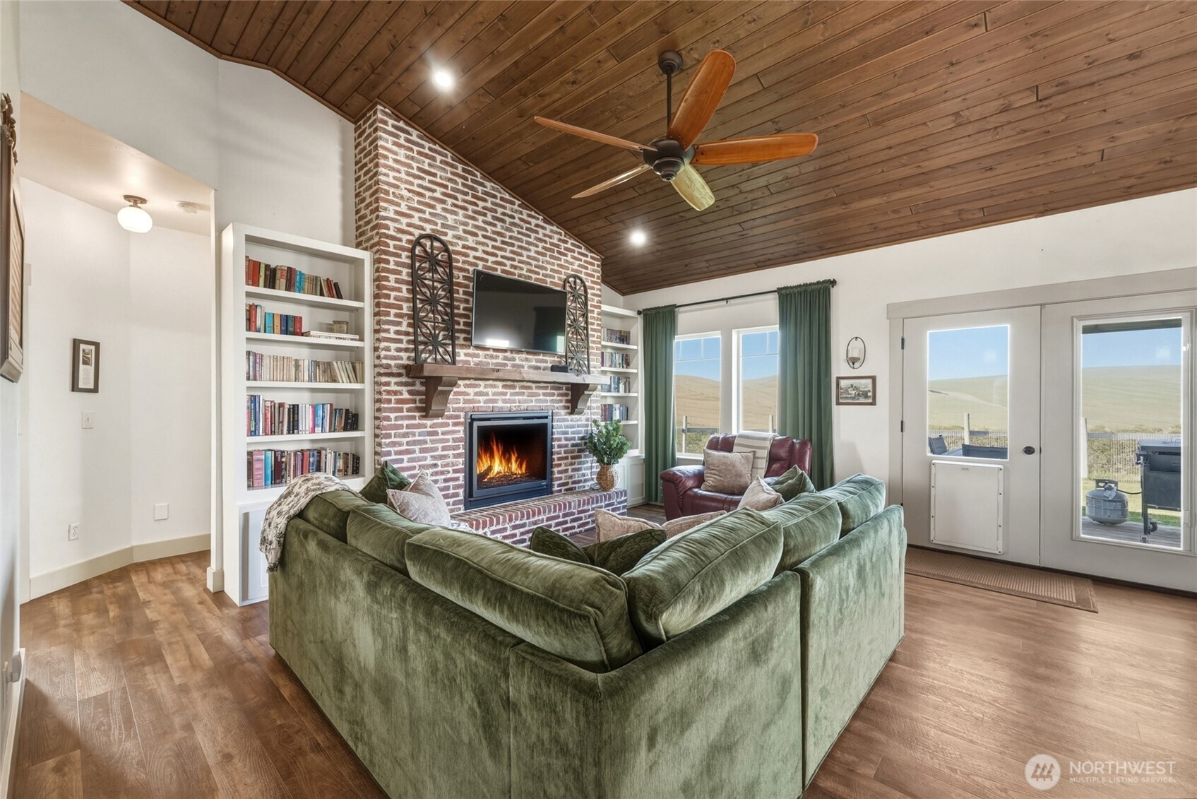main property photo 12