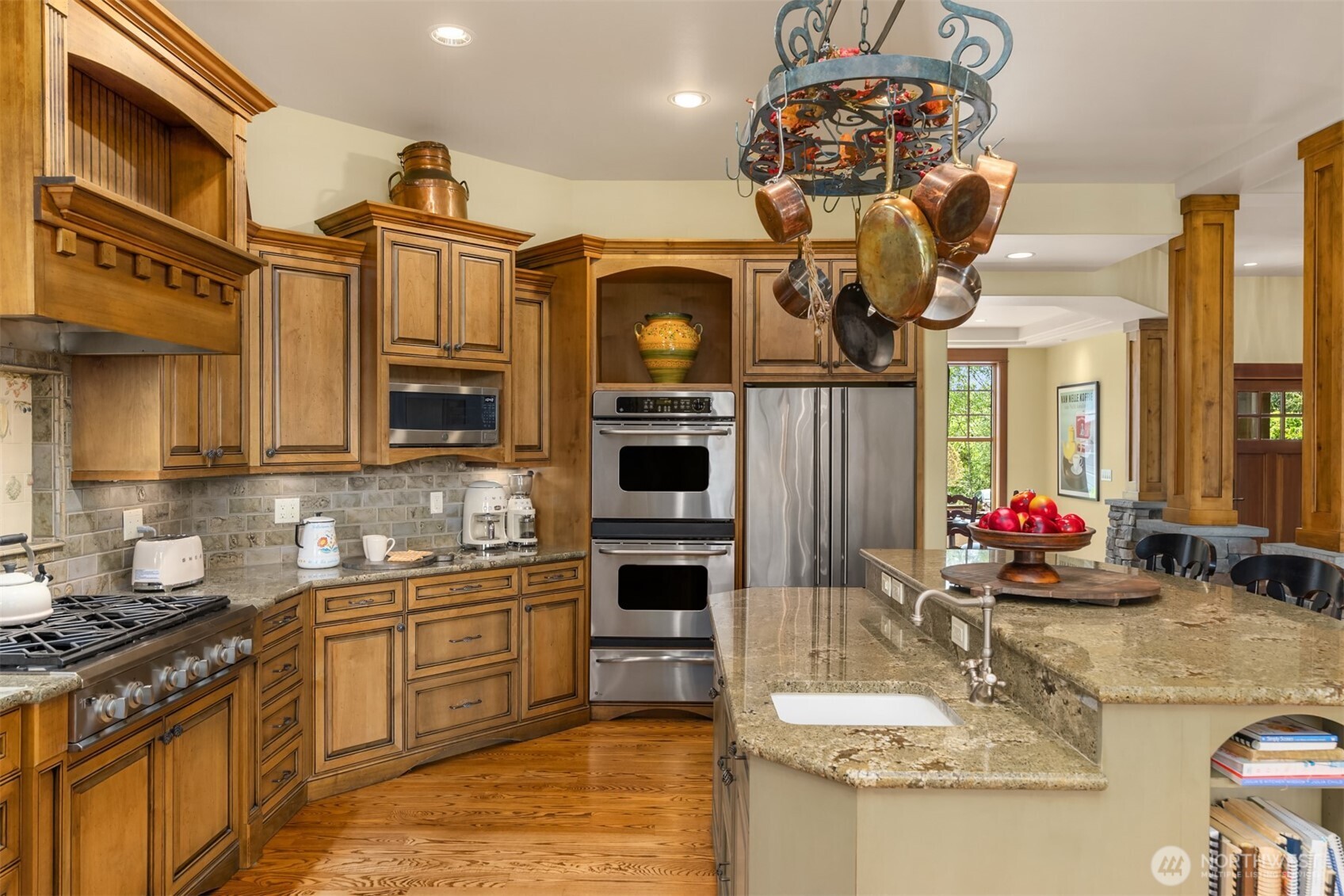 main property photo 12