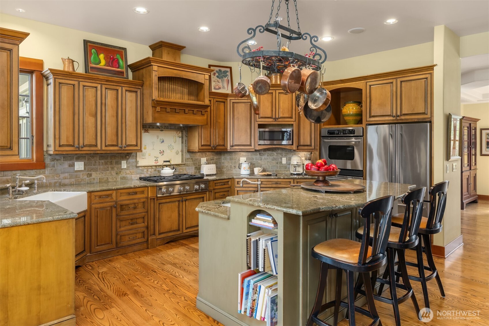 main property photo 14