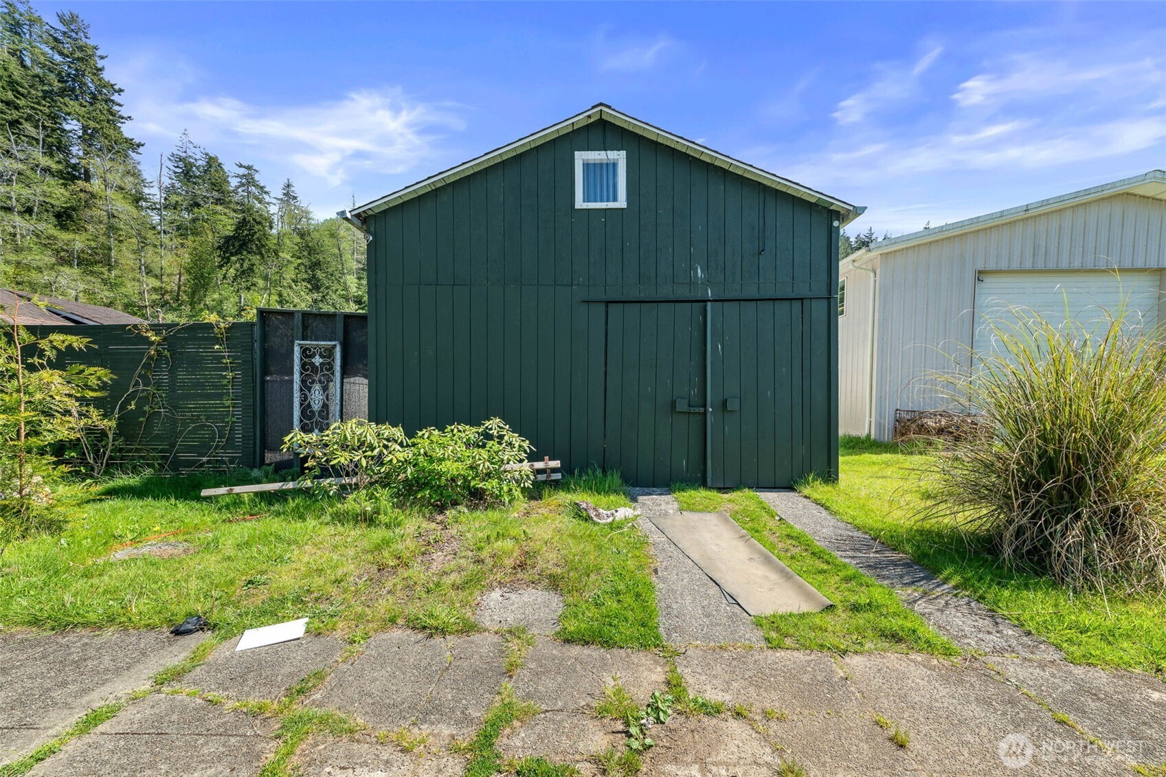 main property photo 20