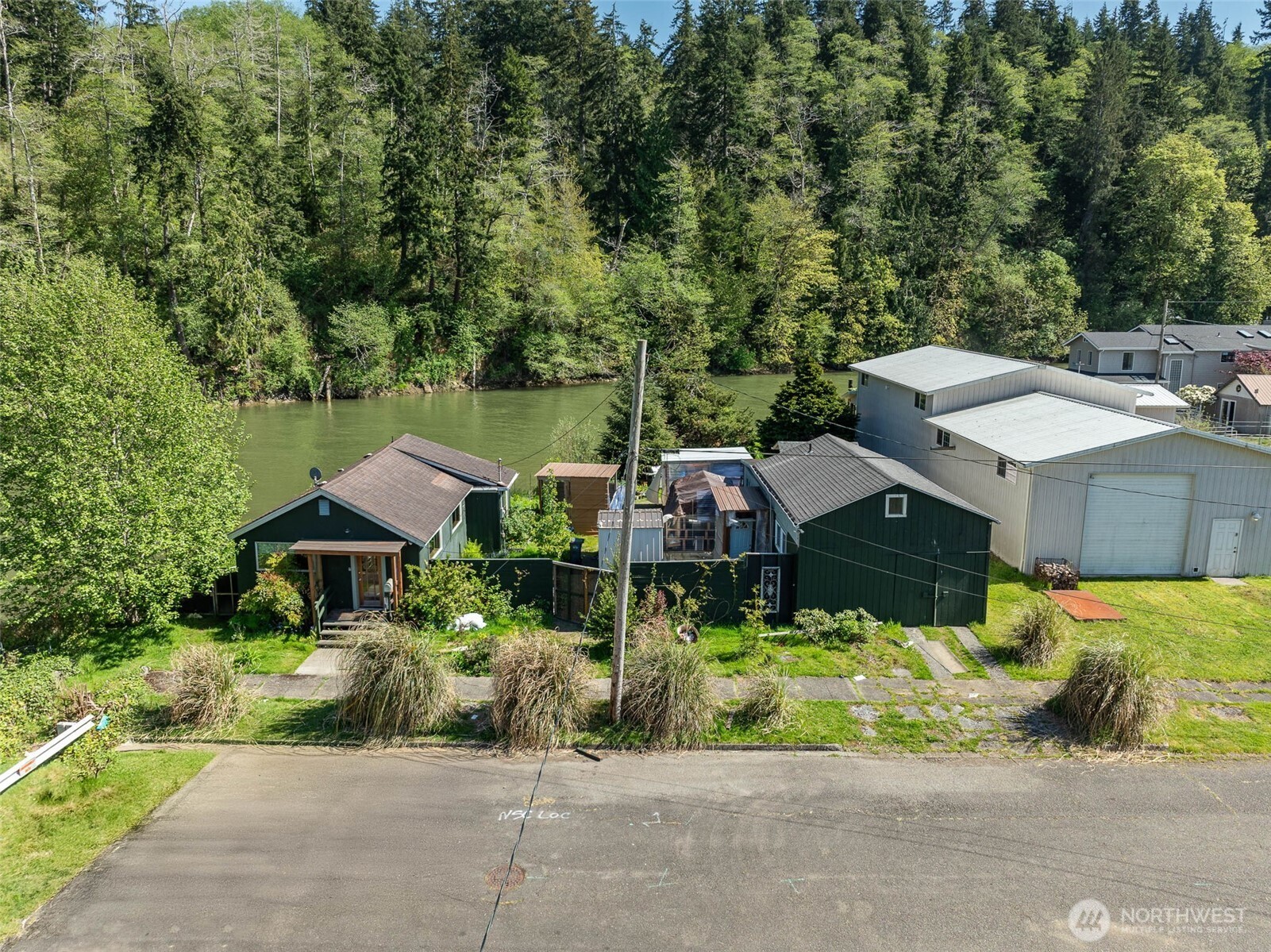 main property photo 34