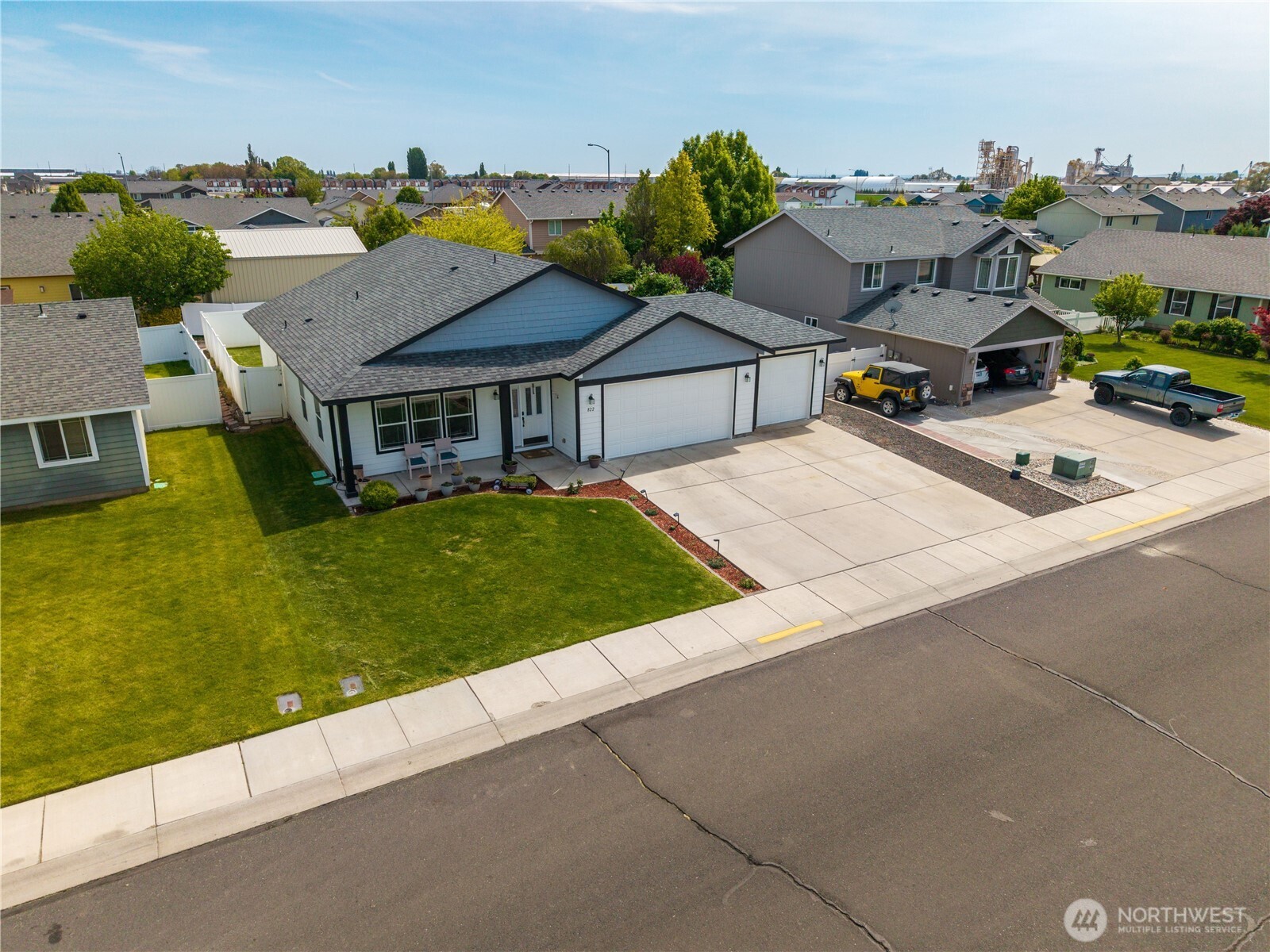main property photo 8